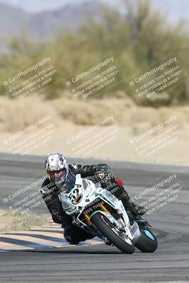 media/Dec-07-2025-CVMA (Sun) [[3e7d2de5dc]]/Race 7-Formula Lightweight Twins Shootout/